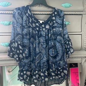 Trendy cute top!
